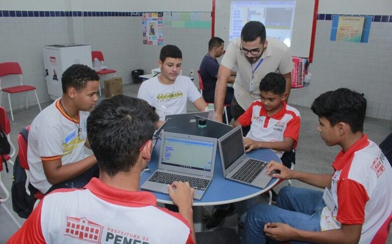 Universidade Federal de Campina Grande realiza oficina FelizCidade em Penedo