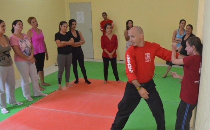 Sistema prisional realiza curso de defesa pessoal para mulheres