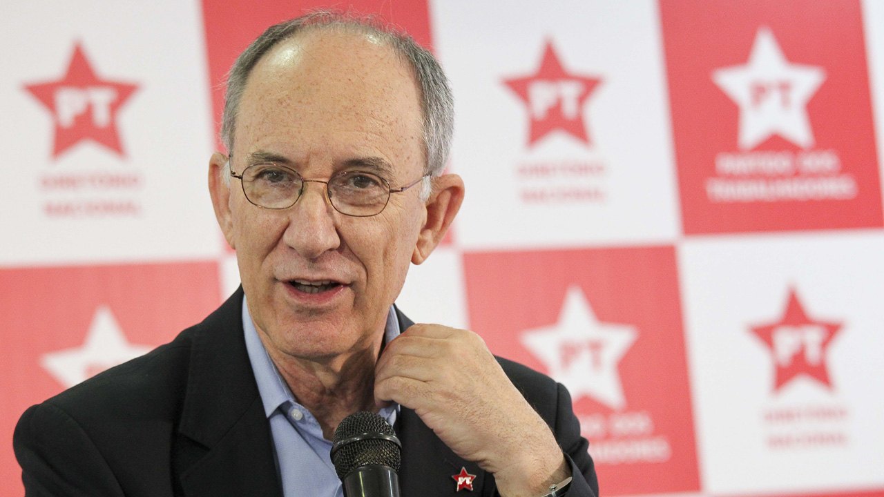 Presidente do PT defende combate à corrupção, mas critica condução da Lava Jato