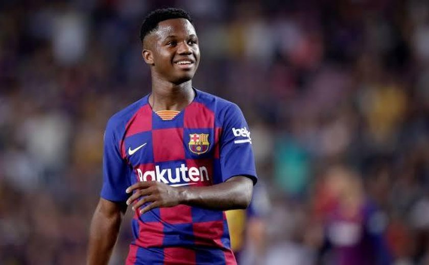 Novo camisa 10 do Barcelona, Ansu Fati se recupera de lesão e volta a treinar