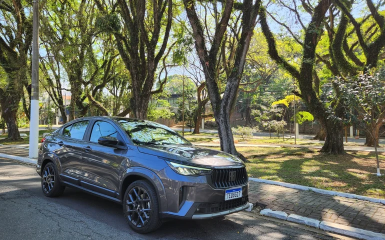 Fiat Fastback Hybrid 2026 combina eficiência e praticidade em diferentes cenários
