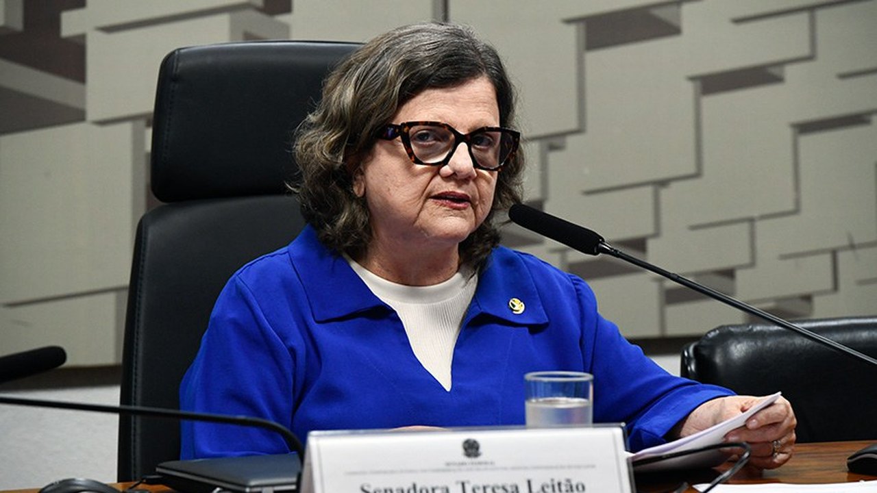 Teresa Leitão defende o SUS e o fortalecimento da saúde pública