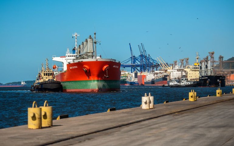 Custo do transporte e ineficiência dos portos são maiores entraves das exportações, aponta CNI