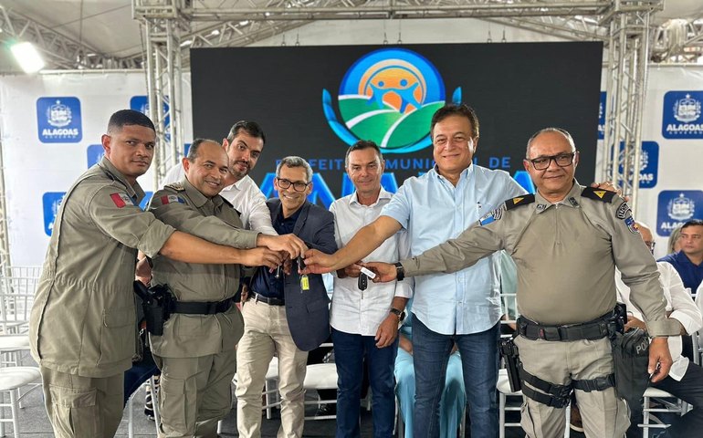 Prefeitura de Anadia e Governo do Estado entregam obras estruturantes à população