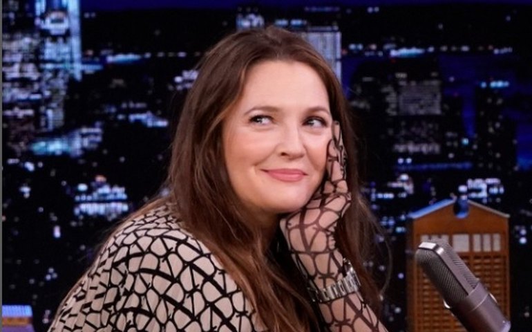 Stalker é preso em frente a casa de Drew Barrymore após assustar atriz em evento em NY