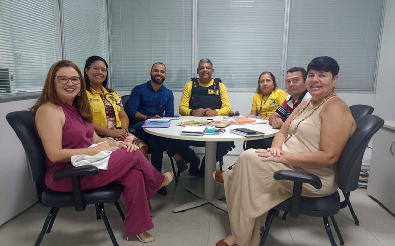 Equipe de Educação da SMTT participa de atividades do Maio Amarelo