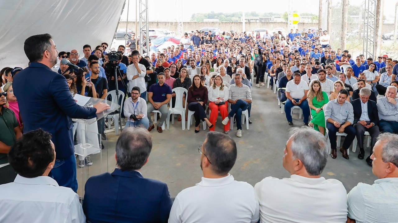 Governo entrega pavimentação do Núcleo Industrial Bernardo Oiticica