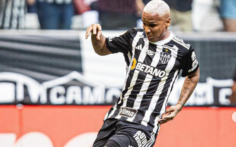 Deyverson entra, define vitória sobre o Fluminense e leva Atlético-MG à semi da Libertadores