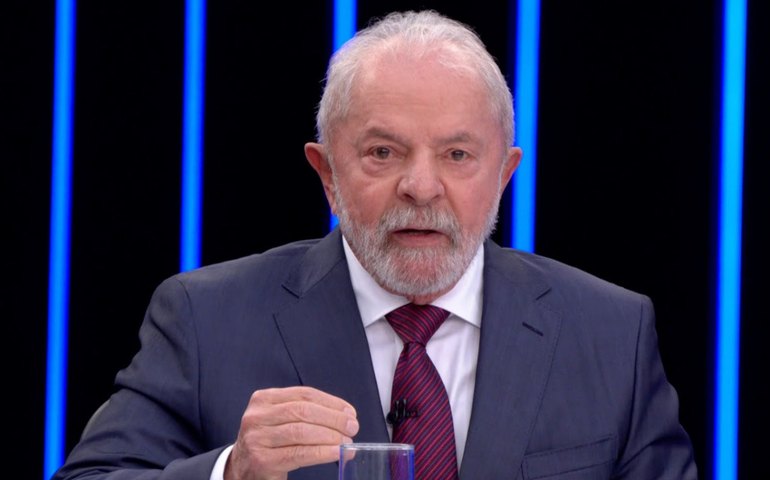 Lula acena com reajuste ‘gradual’ para servidores públicos