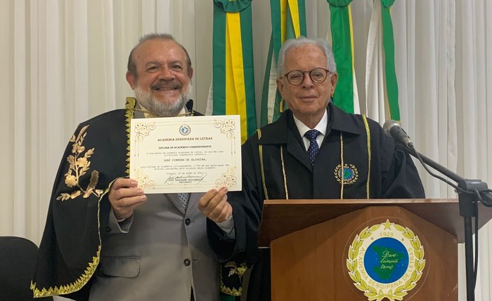 Magistrado José Firmino de Oliveira foi empossado na Academia Sergipana de Letras