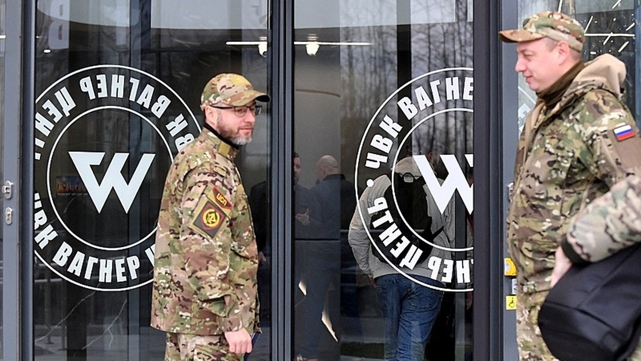 Após combatentes do grupo Wagner tomarem Rostov, parte dos moradores manifesta apoio