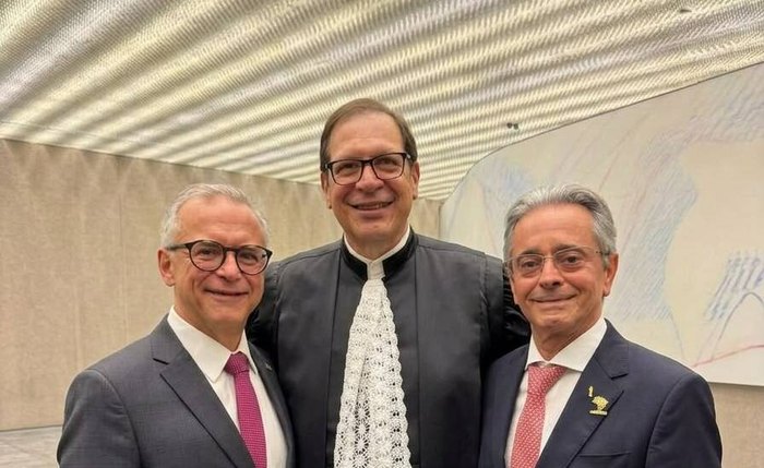 Fábio Bittencourt (à direita) e Fábio Ferrario acompanharam a posse de Luis Felipe Salomão como presidente do STJ