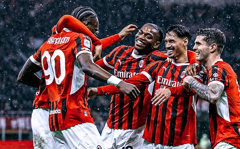 Milan 'acorda' no segundo tempo, vira sobre o Como e dorme em 7º no Italiano