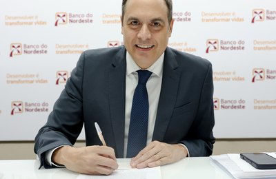 Paulo Câmara toma posse na presidência do BNB com foco na ampliação do apoio aos pequenos negócios