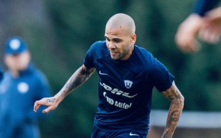 Quanto o São Paulo ainda deve a Daniel Alves