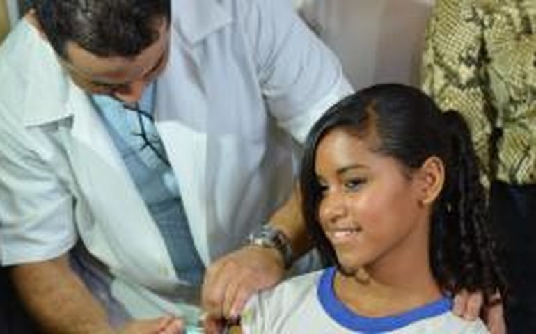 Vacinação contra HPV na rede pública começa em 10 de março
