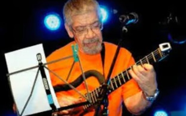 Morre Hélio Delmiro, referência do jazz no Brasil, aos 78 anos