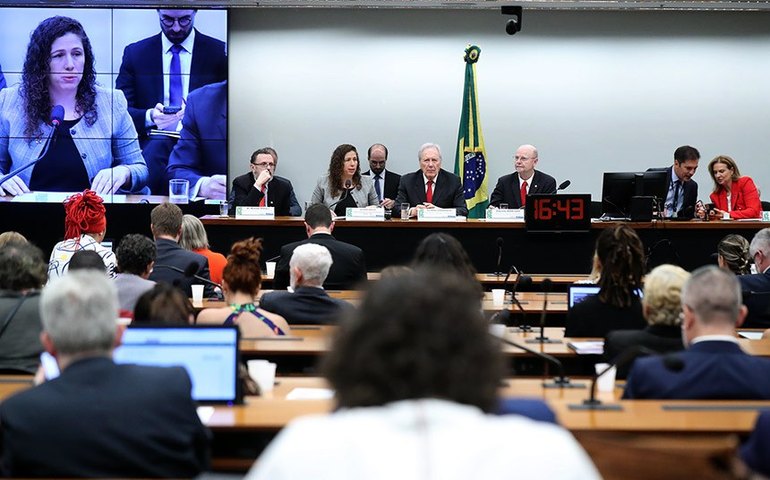 Na CMO, ministra diz que nova carteira de identidade digital deve ser antecipada