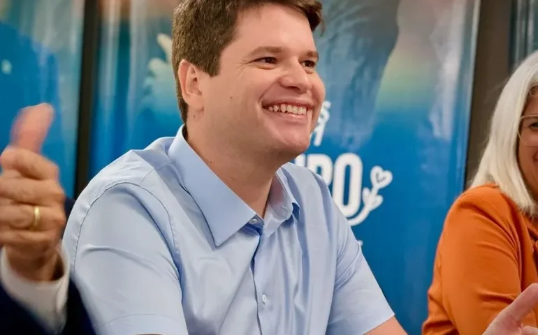 ‘Racha’ entre Lira e JHC seria o caminho para Davi ser candidato em Maceió