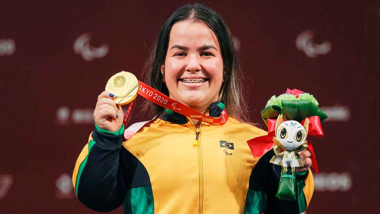 Mariana D'Andrea é campeã mundial de halterofilismo paralímpico