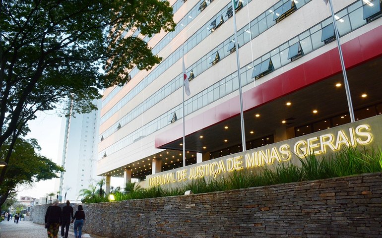 Tribunal aposenta juíza bolsonarista que criticou STF e isolamento social na pandemia