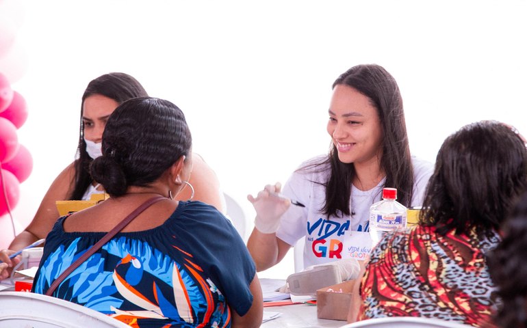 No Outubro Rosa, ação do Governo de Alagoas realiza mais de 6 mil atendimentos às mulheres em Maceió