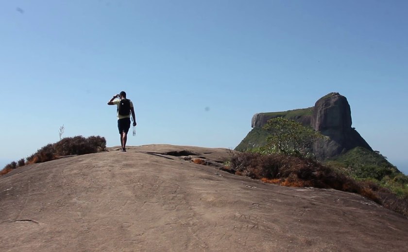 Homem morre após tentar saltar de speed fly na Pedra Bonita, no Rio