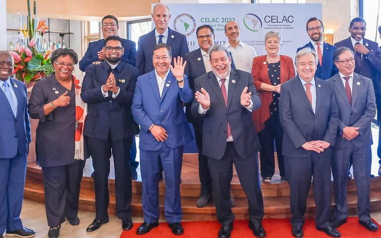 Honduras convoca reunião urgente da CELAC para analisar tema da migração