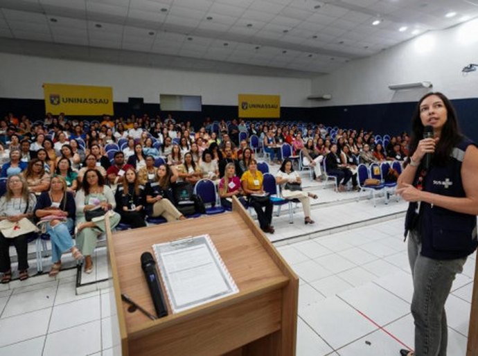 Profissionais de saúde dos 102 municípios alagoanos são capacitados sobre diretrizes de diagnóstico e monitoramento de ISTs