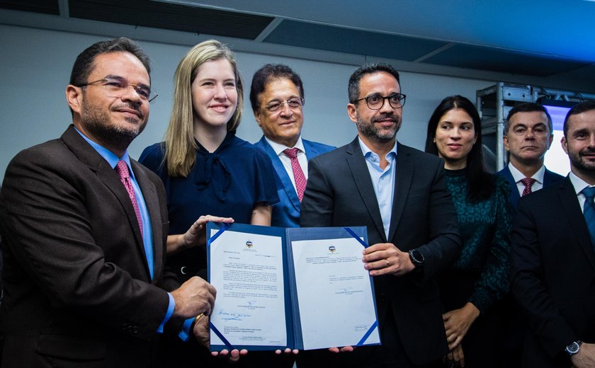 Governo de Alagoas entrega à Assembleia projeto de lei que institui o 13º do Cria