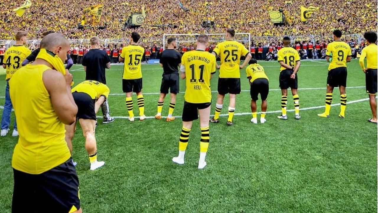 Borussia Dortmund supera Freiburg em dia de protesto contra investimento estrangeiro no Alemão