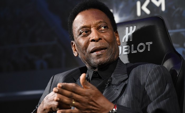 O ex-jogador Pelé tem apresentado melhora
