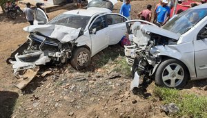 Mãe e filha morrem após colisão entre dois carros em Poço Verde / Foto: Foto: Polícia Militar/SE