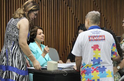 Núcleo de Promoção da Filiação do TJAL regulariza a guarda de 14 crianças