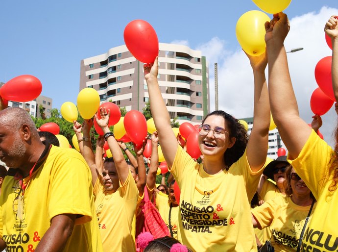 Teca Nelma aparece em 1° lugar em pesquisa de intenção de votos para eleições em Maceió