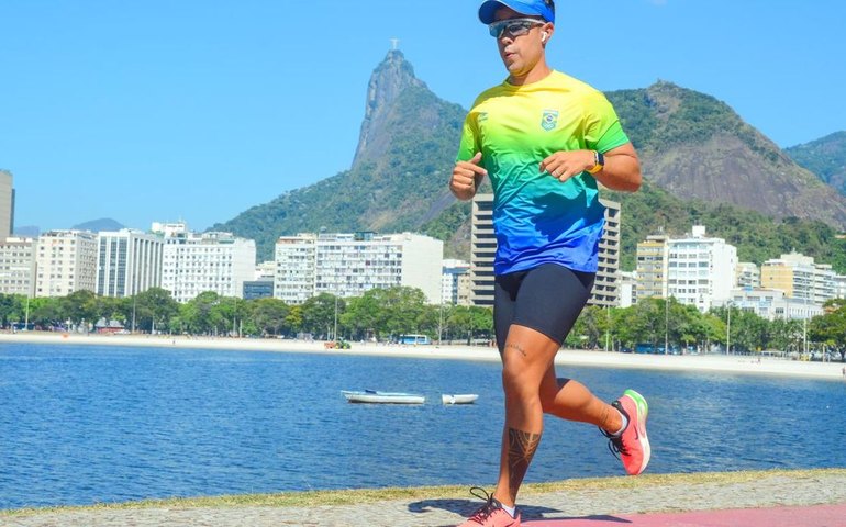Carioca aproveita prova de rua para visitar o Cristo pela primeira vez