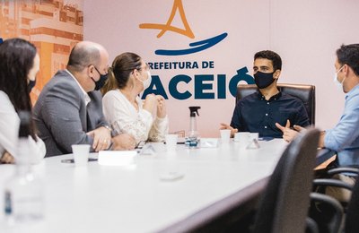 Prefeito JHC se reúne com presidente da Câmara de Negócios Internacionais