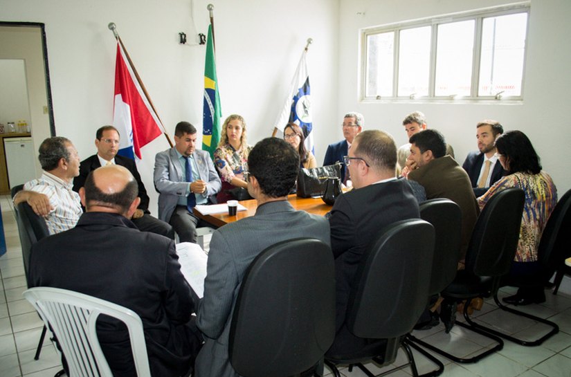 Prefeito e vereadores se unem na busca do sucesso de Atalaia