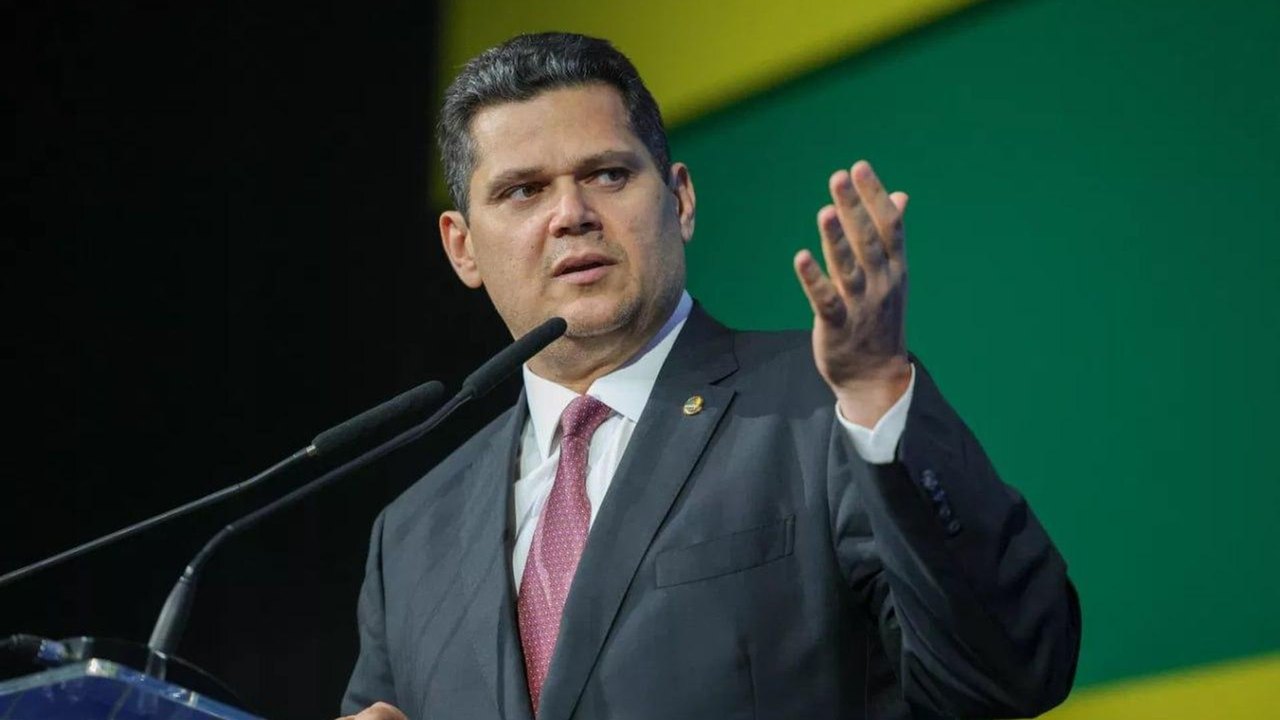 Alcolumbre anuncia tramitação de 3 propostas prioritárias no Senado, incluindo escala 6 x 1