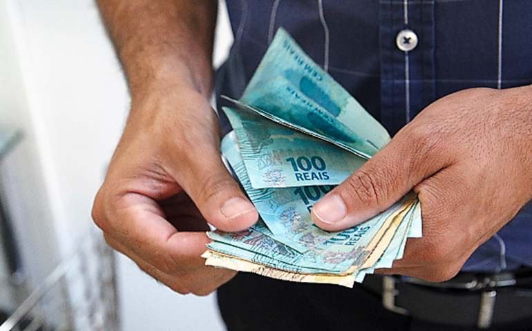 Massa de salários em circulação na economia aumenta R$ 405 milhões em um ano