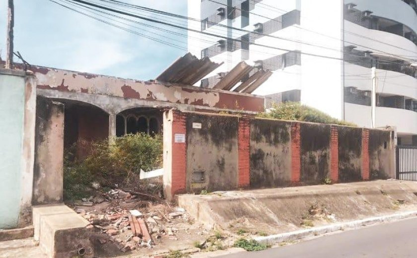 Mais de 40 imóveis abandonados foram notificados em Maceió nos últimos sete meses