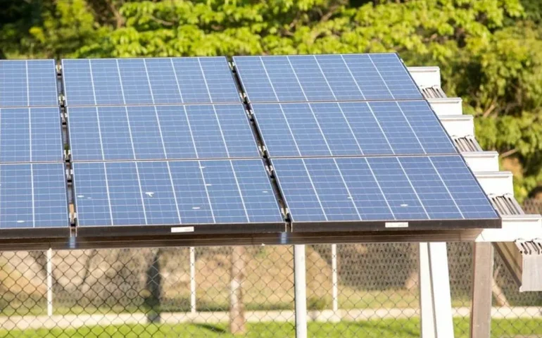 CI debate custos ao consumidor por restrições a energia eólica e solar