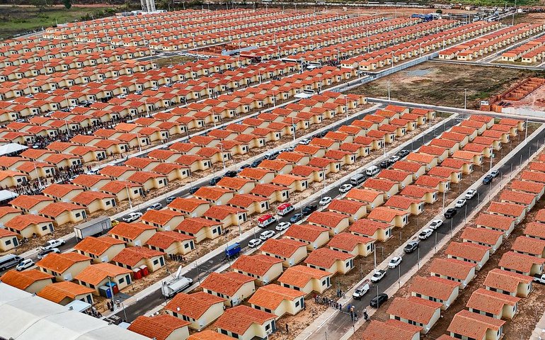 Governo entrega quase 3 mil casas em Imperatriz, no Maranhão