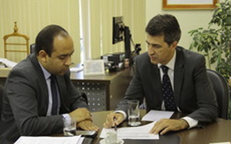 Alagoas recebe convite para programa piloto de combate às drogas em Brasília