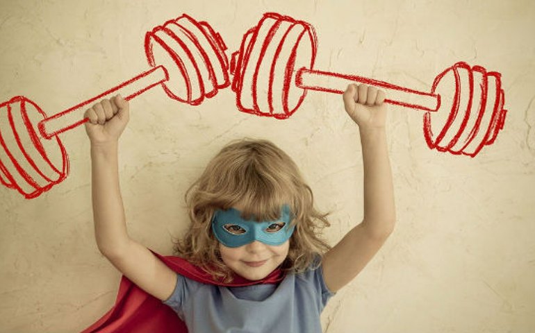 Projeto “Alisa não, mamãe” ensina pais a estimular autoestima