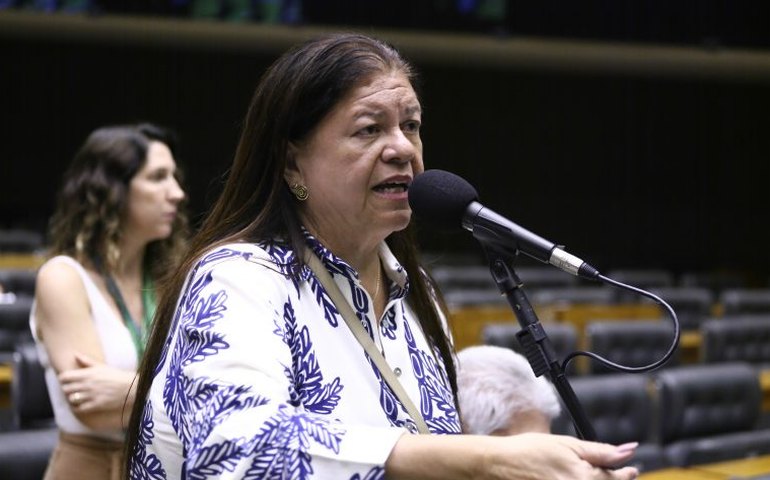 CCJ aprova prioridade em matrícula escolar para filhos de vítimas de violência doméstica