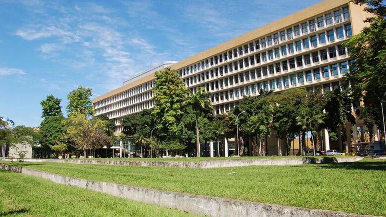 Alunos da UFRJ dão versões opostas sobre acusação de nazismo e agressões no IFCS