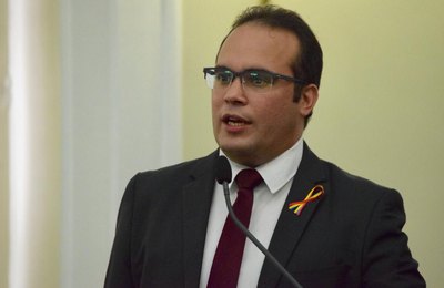 Davi Maia cobra divulgação de relatório da CPRM sobre rachaduras no bairro do Pinheiro