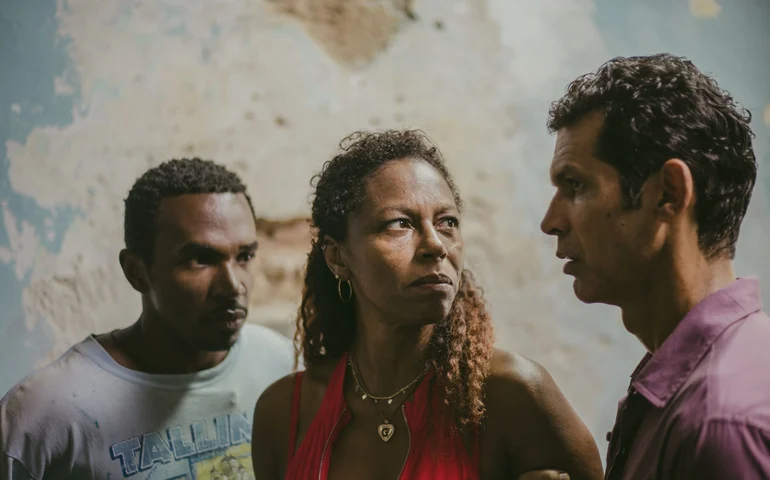 Filme baiano “Receba!” entra no catálogo de plataformas de streaming com história policial