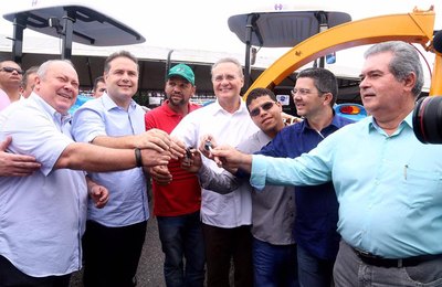 Senador Renan participa da entrega de patrulhas agrícolas mecanizadas em Messias